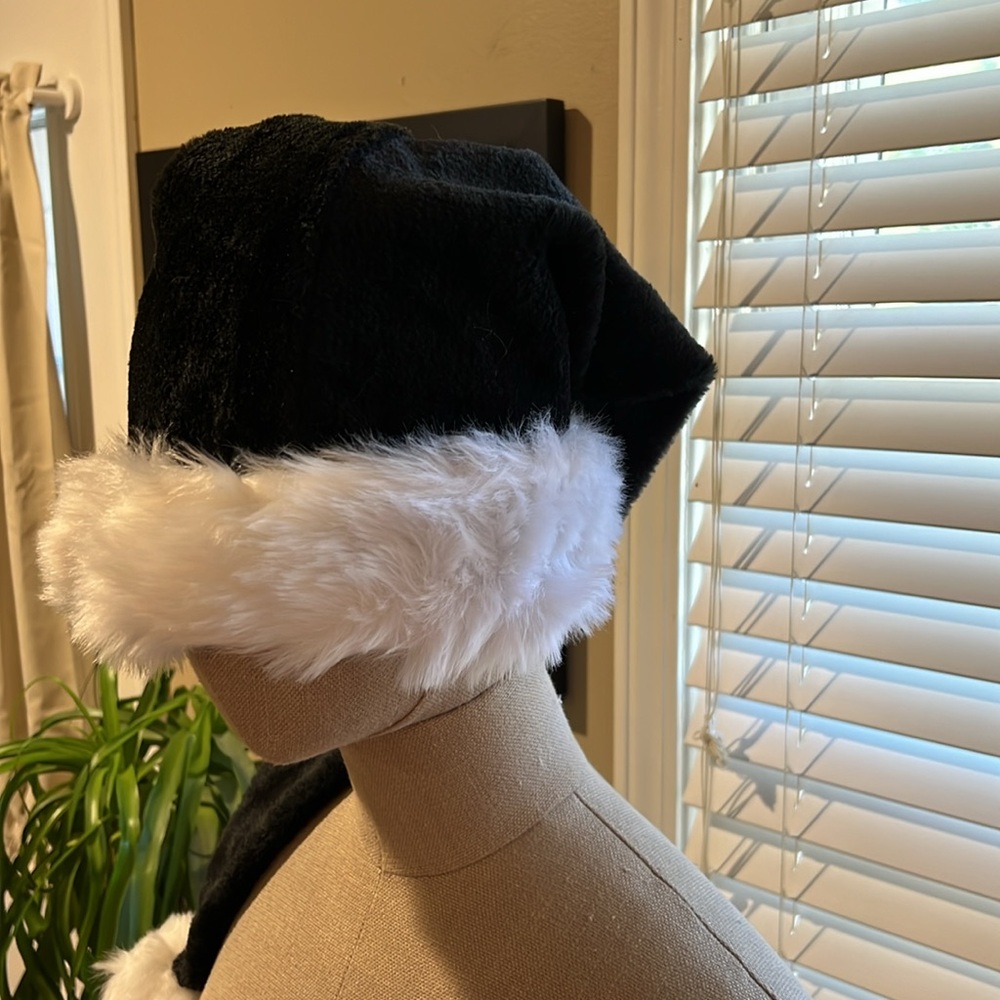 Black and white Santa Holiday hat - Picture 3 of 4